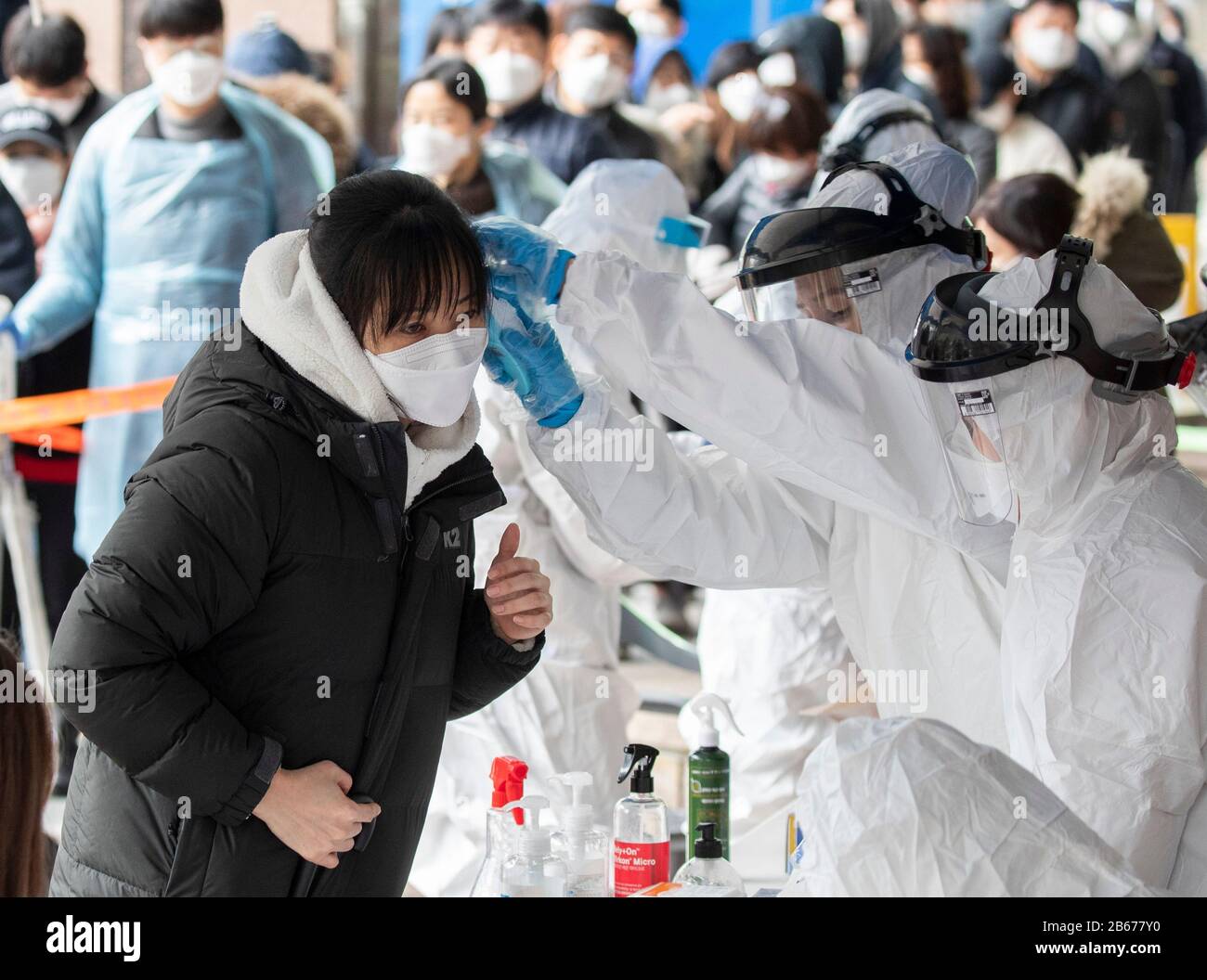Seoul South Korea 10th Mar A Medical Worker Collects Samples Of A Tested Citizen At Guro Gu District Of Seoul South Korea March 10 South Korea Confirmed 131 More Cases Of