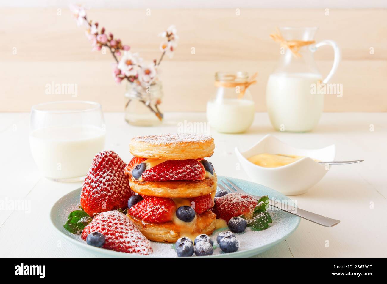 Mille feuille short crust pastry hires stock photography and images