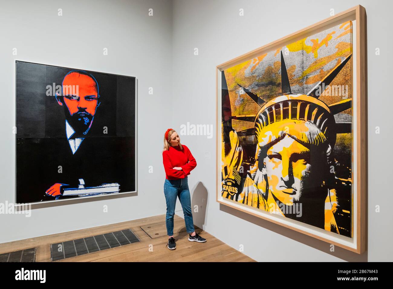 Lenin and Statue of Liberty - Andy Warhol exhibiton at the Tate Modern.  This new exhibition - the first at the gallery for almost 20 years - offers  a rare personal insight