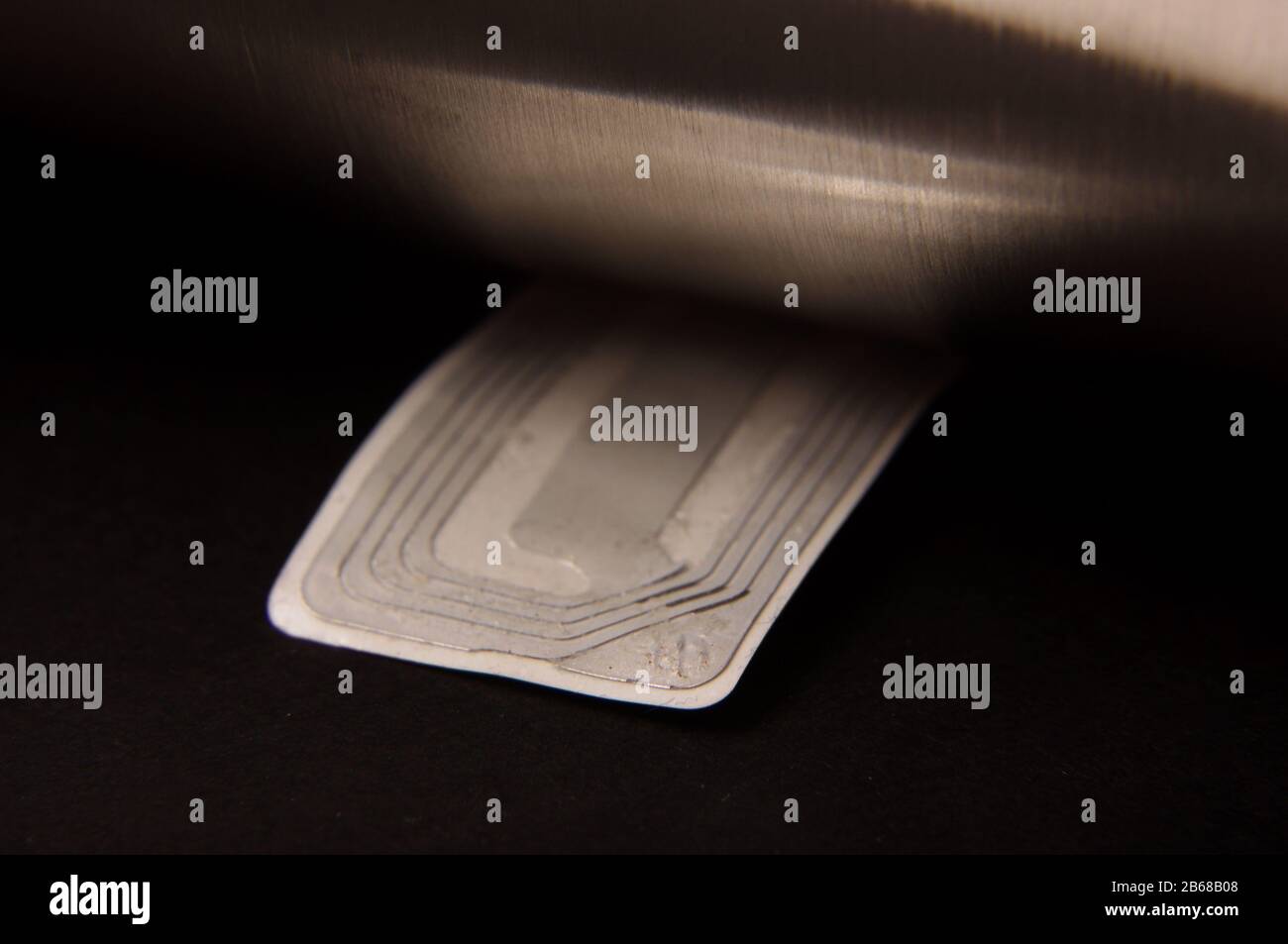 Radio frequency identification hires stock photography and images Alamy