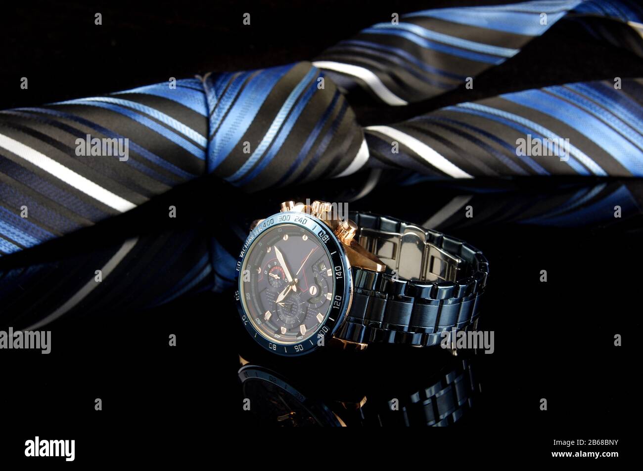 Wholesale Reflective Black PU Strap Alloy Quartz Wrist Watch (cm19031) -  China Watch and Wrist Watches price | Made-in-China.com