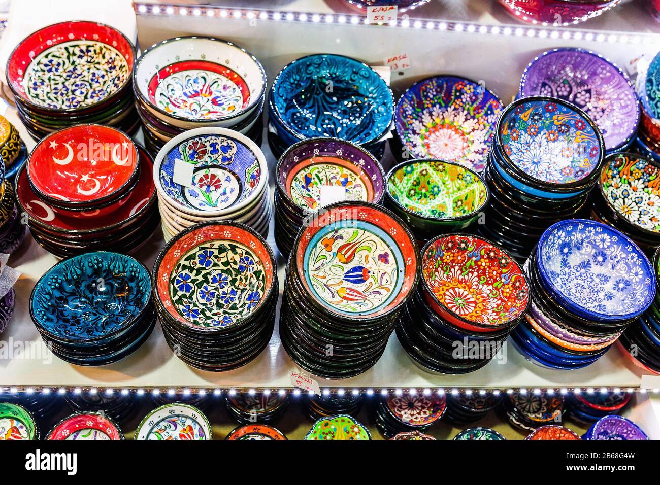 Classical Turkish ceramics for sale on the Istanbul Grand Bazaar Stock ...