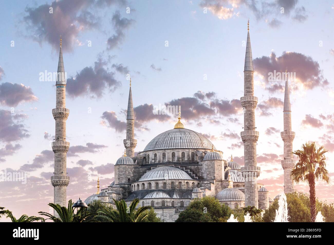 The Blue Mosque or Sultanahmet Camii in Istanbul at sunset Stock Photo ...