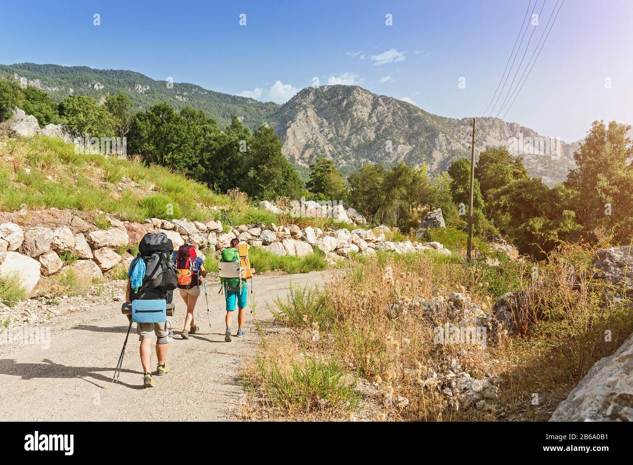 Group young teenage friends walking hi-res stock photography and images ...