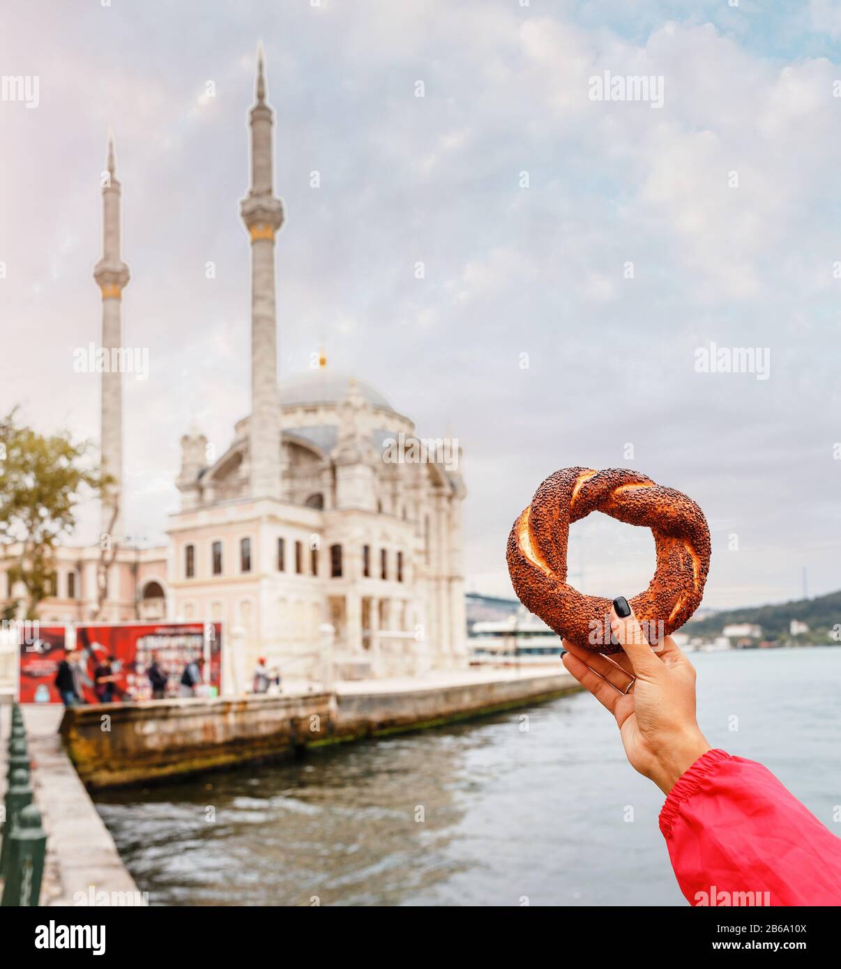 Famous turkish bagel simit hi-res stock photography and images - Alamy