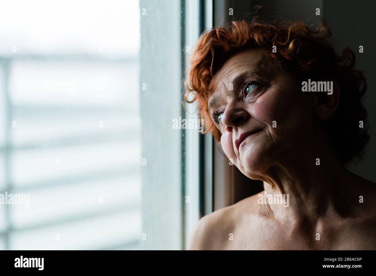 Mature woman thinking hi-res stock photography and images - Alamy