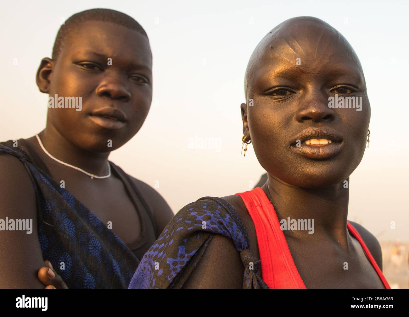 Mundaris tribe women with bald heads, Central Equatoria, Terekeka, South Sudan Stock Photo