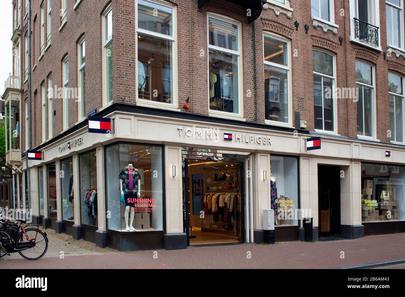 View of store of American fashion goods manufacturer's store on on luxury  shopping street named "Pieter Corneliszoon Hooft" in Amsterdam. It is a  summ Stock Photo - Alamy