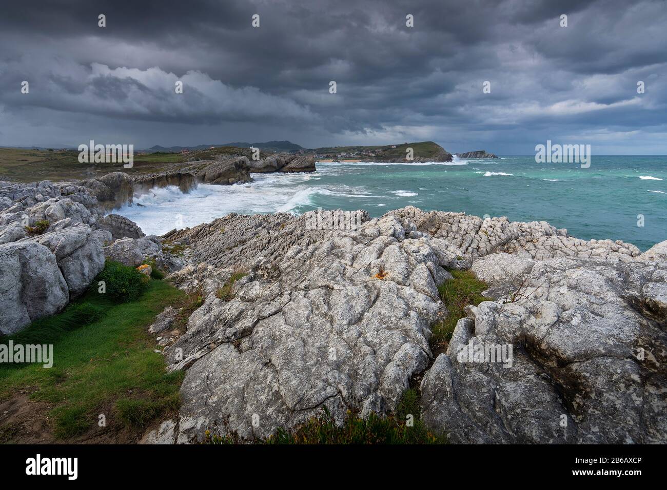 Rain and rocks hi-res stock photography and images - Alamy