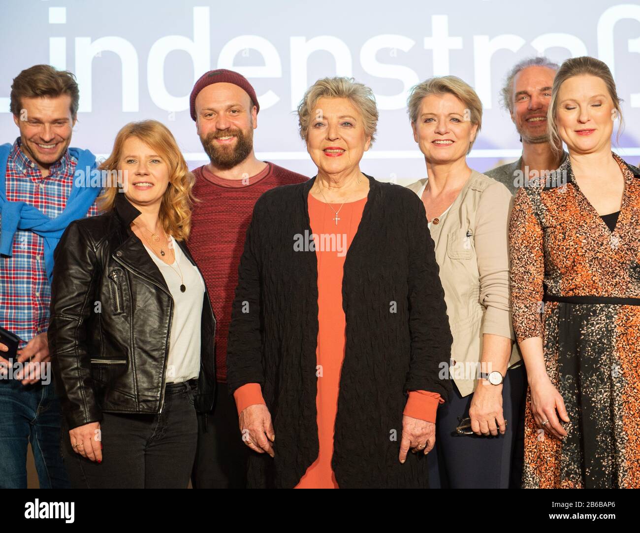 Langenhagen, Germany. 10th Mar, 2020. At a press conference of long-standing performers of the ARD cult series 'Lindenstraße' in the Maritim Hotel at Hanover Airport, the actors (l-r) Felix Maximilian, Jacqueline Svilarov, Moritz A. Sachs, Marie-Luise Marjan, Andrea Spatzek, Moritz Zielke and Sybille Waury will be available for a group photo. After 34 years, the last episode of the TV series 'Lindenstraße' will be broadcast on 29.03.20. Credit: Lucas Bäuml/dpa/Alamy Live News Stock Photo