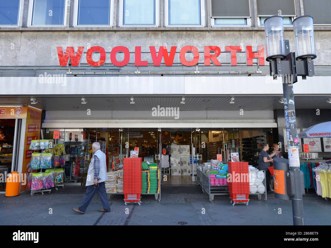 Woolworth, Wilmersdorfer Strasse, Charlottenburg, Berlin, Deutschland Stock Photo