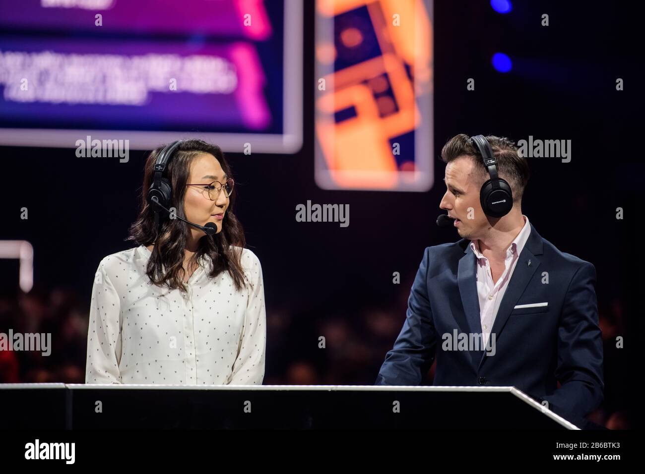 Commentator hall hi-res stock photography and images - Alamy