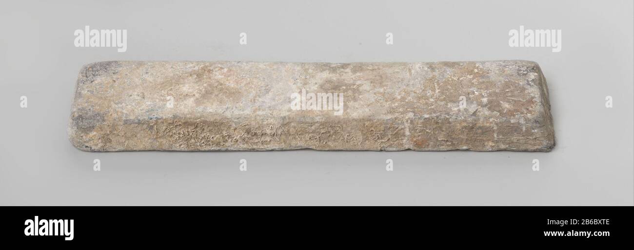 Ingot; (1) corroded, oblong, straight, rectangular ends, flat upper side (75l, 17.5w, 6h), tapered underside. Manufacturer : anonymous location manufacture: The Netherlands Date: 1700 - in or for 13-Aug-1743 Material: lead Dimensions: 75 l cm. B × 17.5 cm. × H 6 cm. 77 × g kg Date: 1743-08-13 - 1743-08-13 Stock Photo