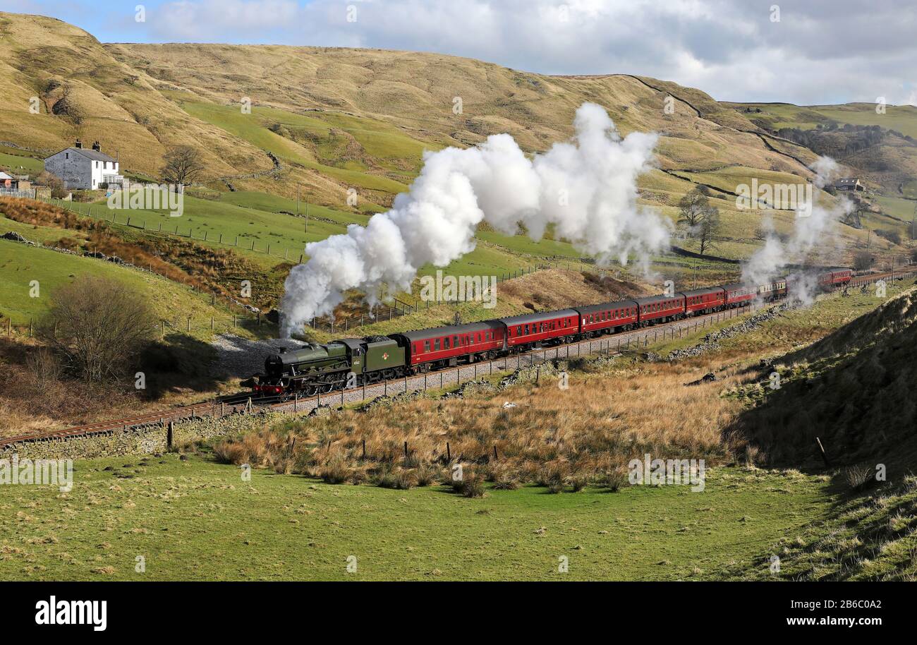 45562 'Alberta' climbs up to Copy Pit with the Cotton Mill Express. Stock Photo