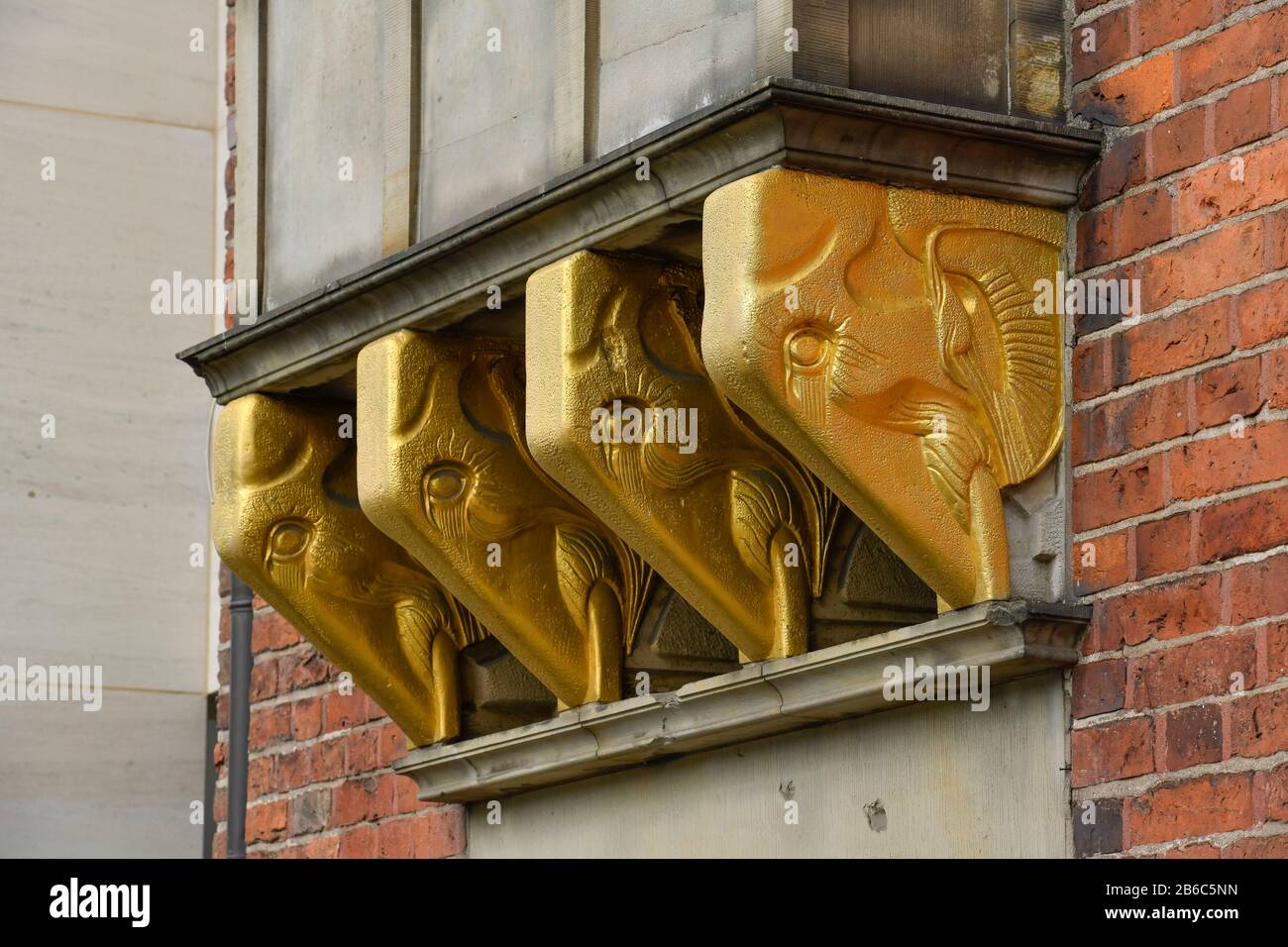 Elefanten, Detail, Robinson Crusoe Haus, Böttcherstraße, Altstadt, Bremen, Deutschland Stock Photo