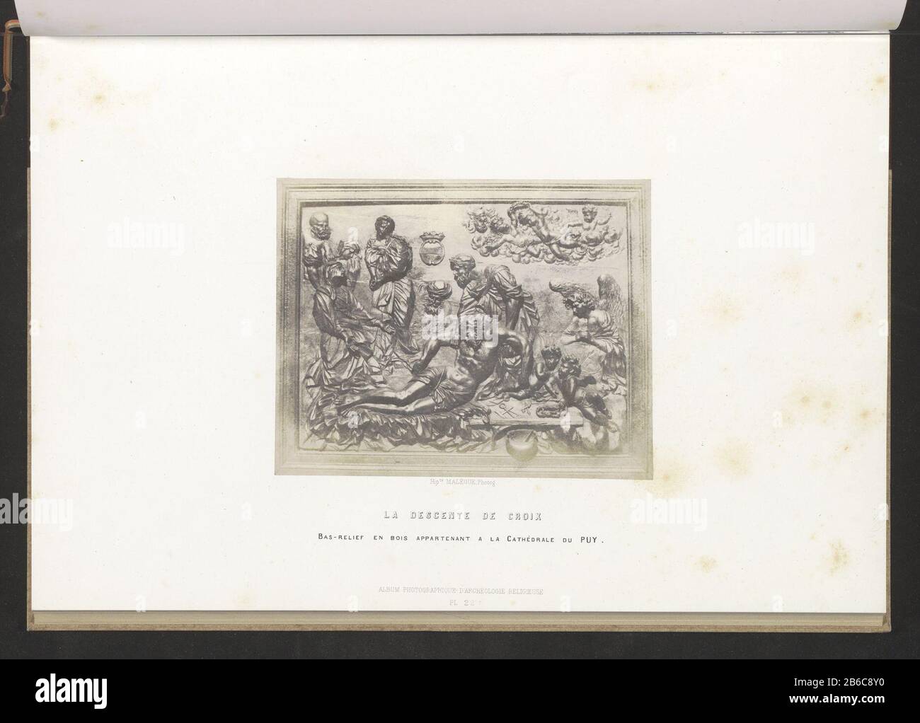 Descente de croix sculpture hires stock photography and images Alamy