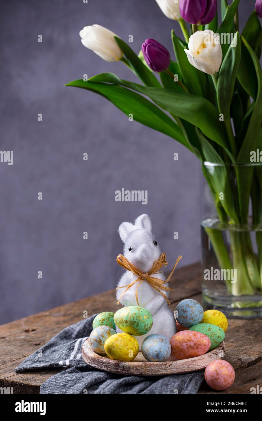 Easter background with tulips and eggs Stock Photo - Alamy