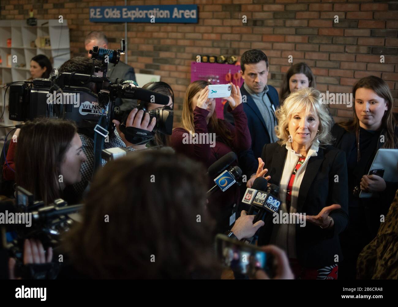 Michigan USA. 10th Mar, 2020. Former first lady Jill Biden talks to the press Tuesday, March 10, 2020, after touring the Youth Council Think Tank at Impression 5 Science Center in downtown Lansing, Mich. Biden7 Md7 9657 (Photo by Matthew Dae Smith/Lansing State Journal/Imagn/USA Today Network/Sipa USA) Credit: Sipa USA/Alamy Live News Stock Photo