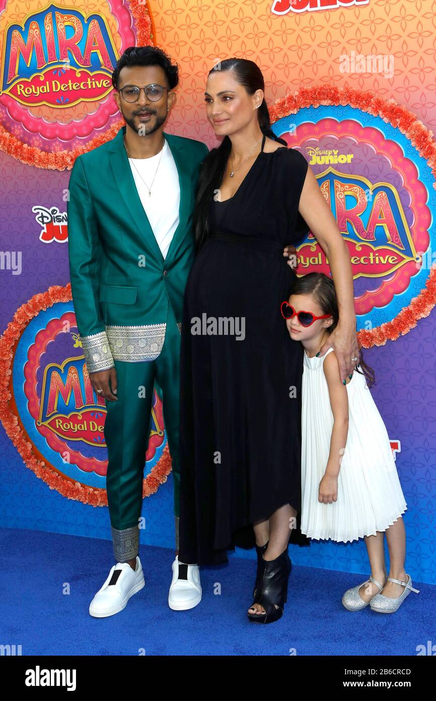 Utkarsh Ambudkar And Sora Connor