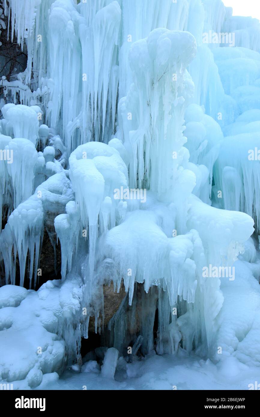 Ice waterfall, Beautiful ice falls in winter Stock Photo - Alamy