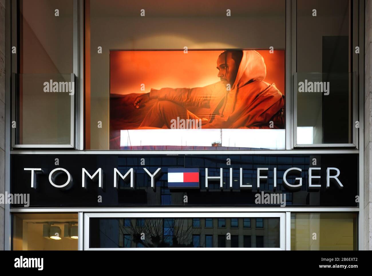 Tommy hilfinger hi-res stock photography and images - Alamy