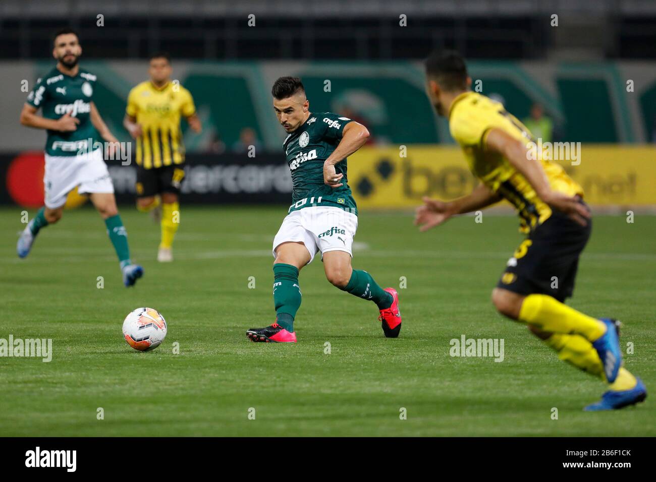 SÃO PAULO, SP - 10.03.2020: PALMEIRAS X GUARANÍ - The player Matías Viña,  from SE Palmeiras, in a game against the team of C Guaraní, during a match  valid for the second