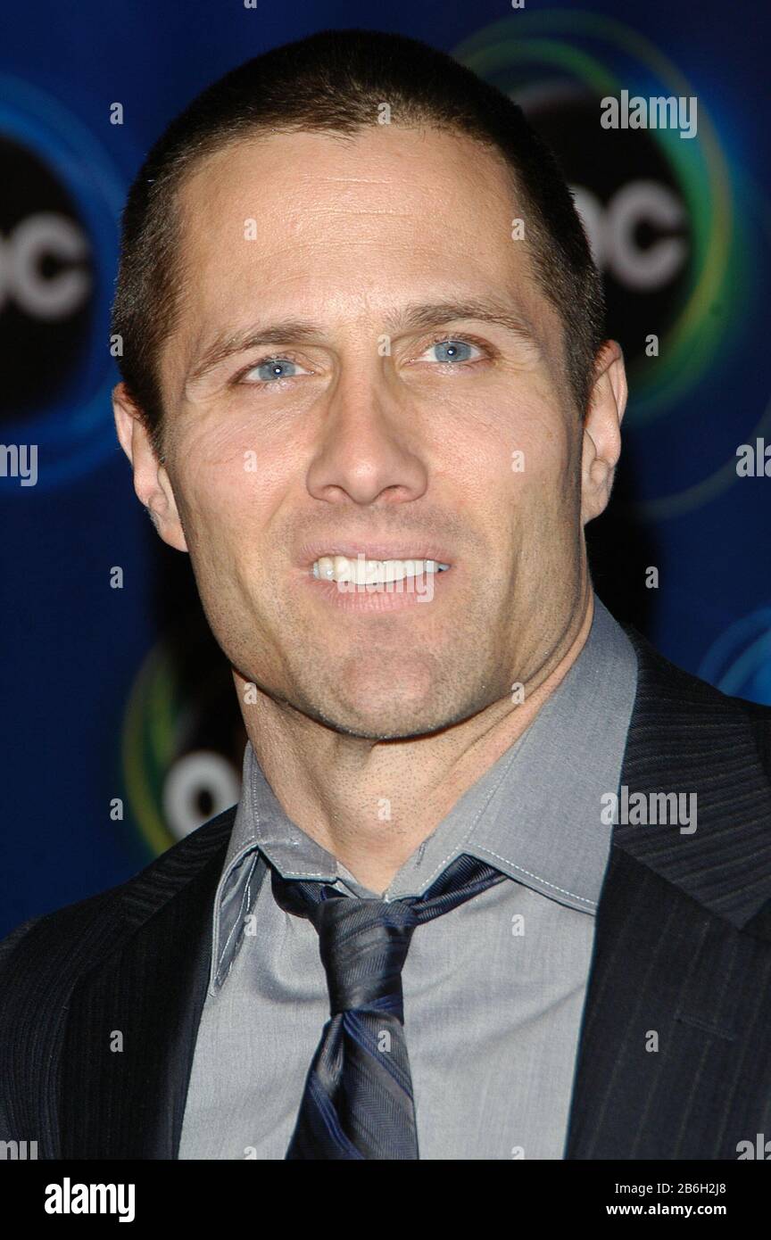Rob estes hi-res stock photography and images - Alamy