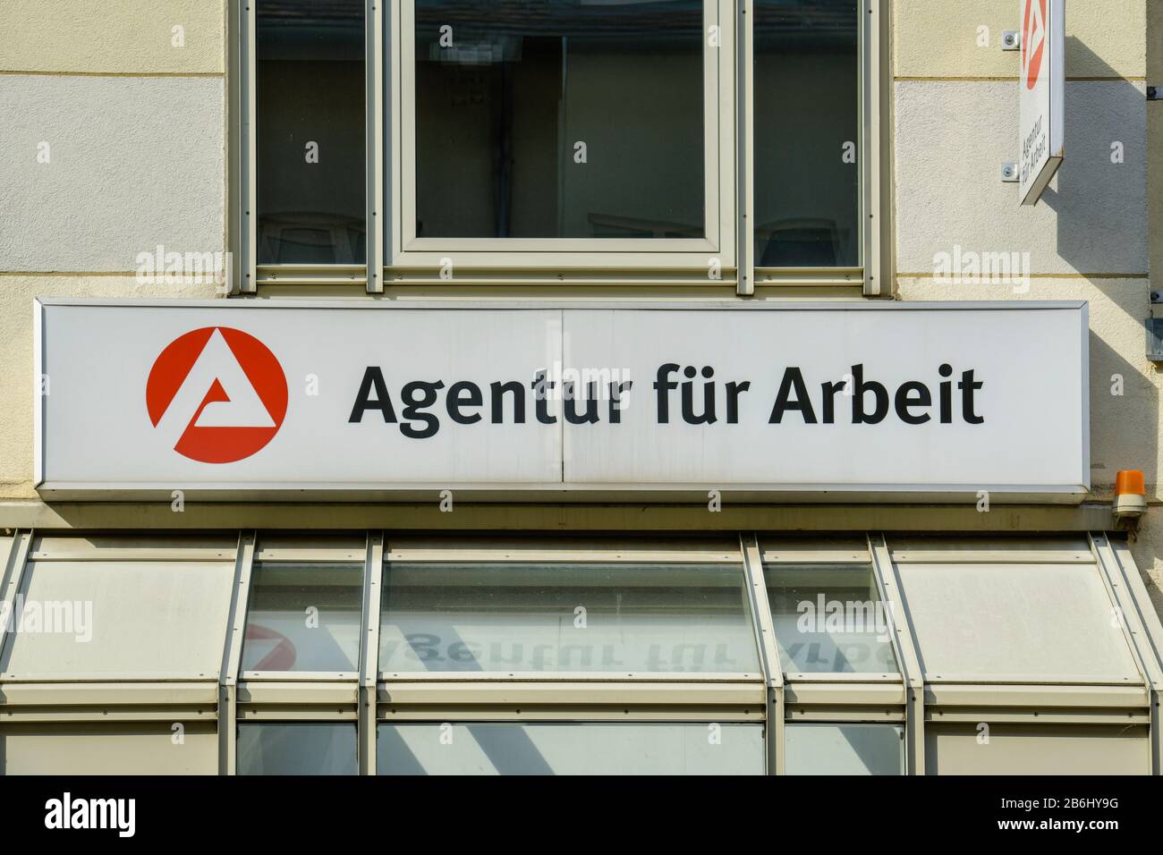 agentur für arbeit halle