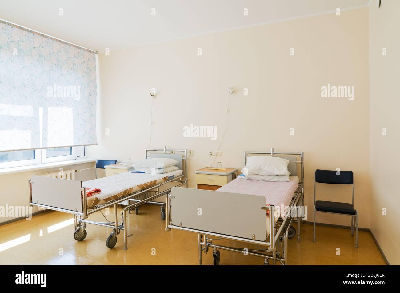 Coronavirus hospital ward hi-res stock photography and images - Alamy