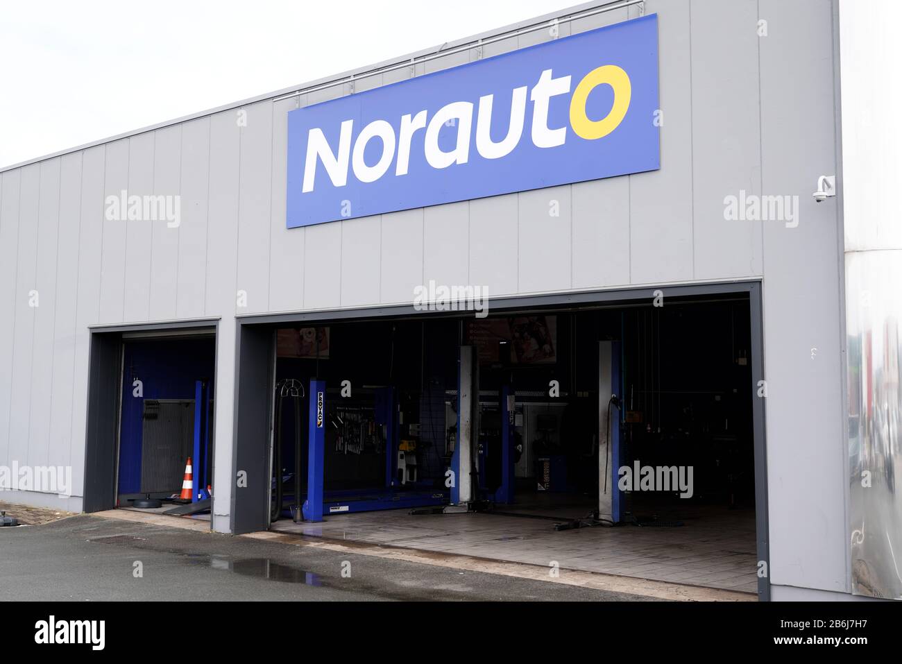 Bordeaux , Aquitaine / France - 09 24 2019 : Norauto logo French company car repairs accessories and parts shop store Stock Photo