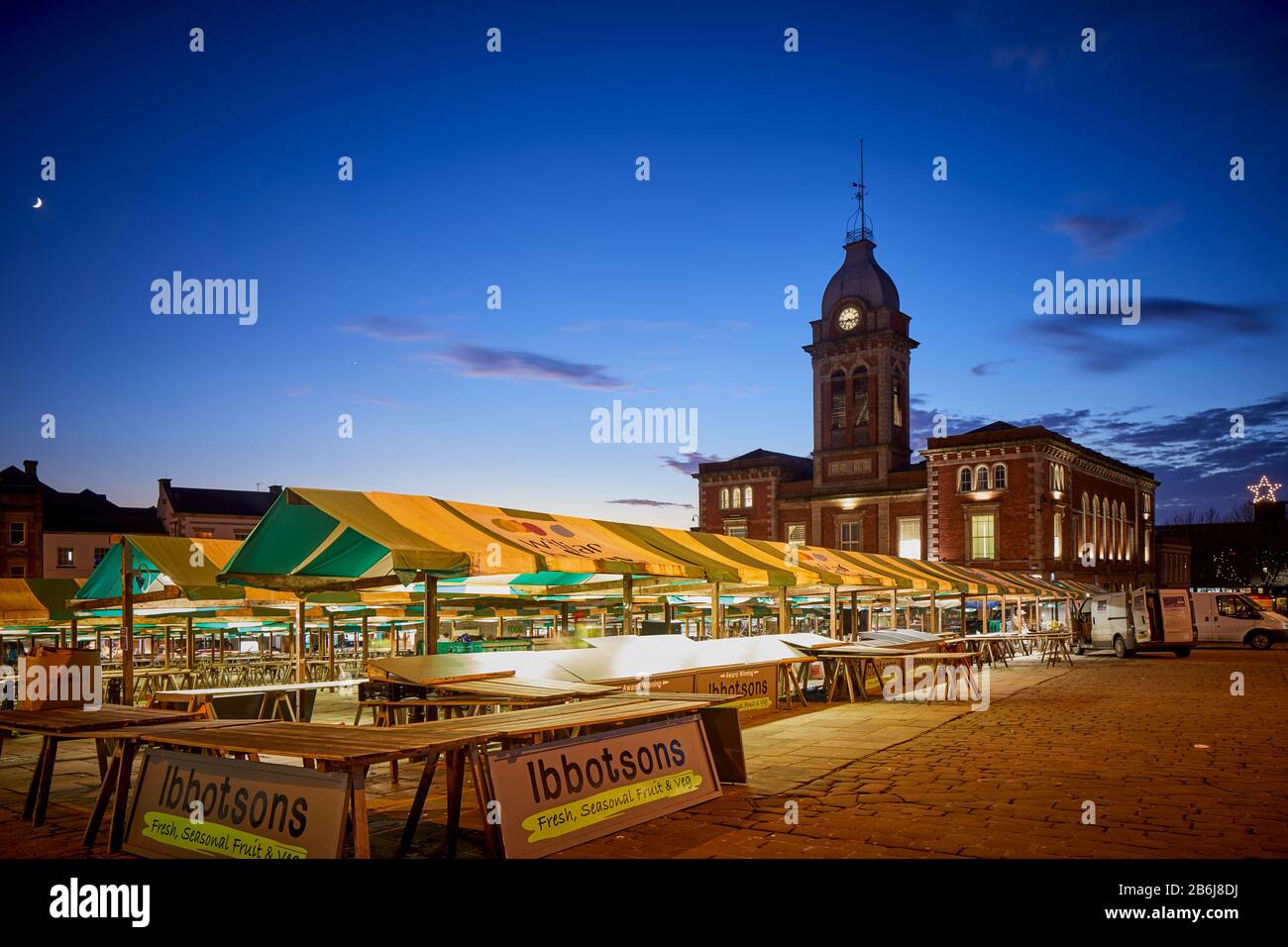 Outdoor market stalls hi-res stock photography and images - Alamy