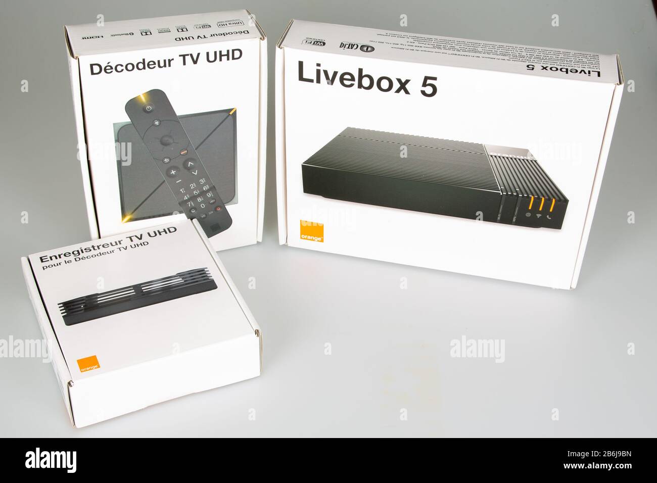 Bordeaux , Aquitaine / France - 03 03 2020 : orange multimedia livebox 5 TV  box receiver uhd player and remote controller Stock Photo - Alamy