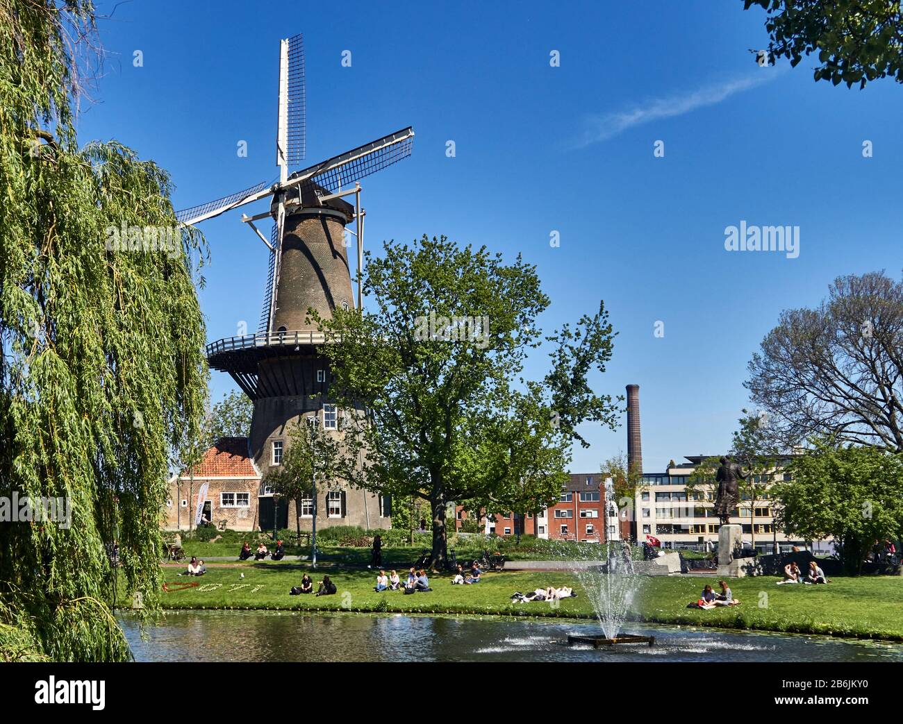 city of Leiden, provincof South Holland, Netherlands, Europe, the De Valk Mill museum on the Plattegrond ,The citof Leiden is known for its secular architecture, his canals, his universitof 1590, the nativitof Rembrand, the city where flowered the first bulof tulip in Europe in the 16th century Stock Photo