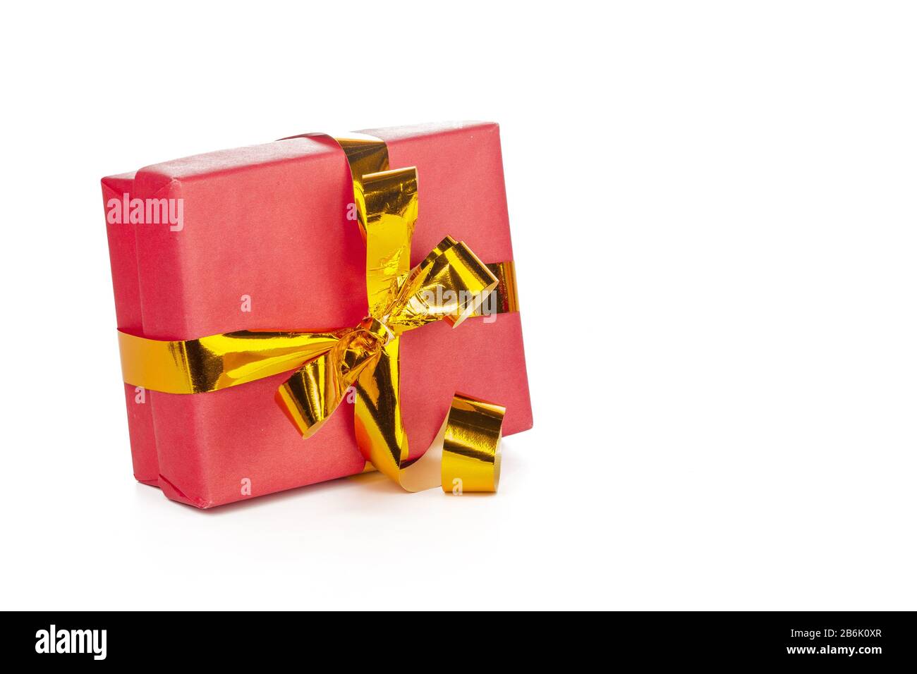 gift box with ribbon bow isolated on white background Stock Photo - Alamy