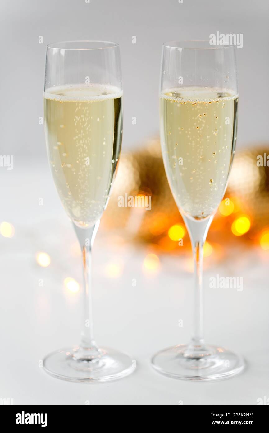 Two champagne glasses small hi-res stock photography and images - Alamy