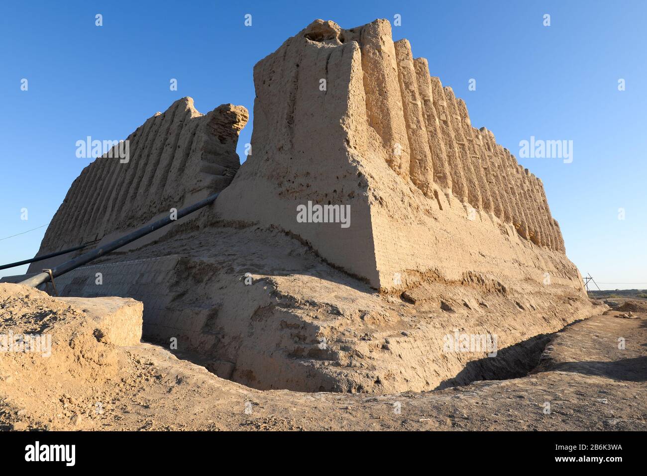 Angled view of Great Kyz Qala, also know as Kiz kala (Maiden’s Castle). Historical Site located in Ancient Merv in Turkmenistan near the city of Mary. Stock Photo