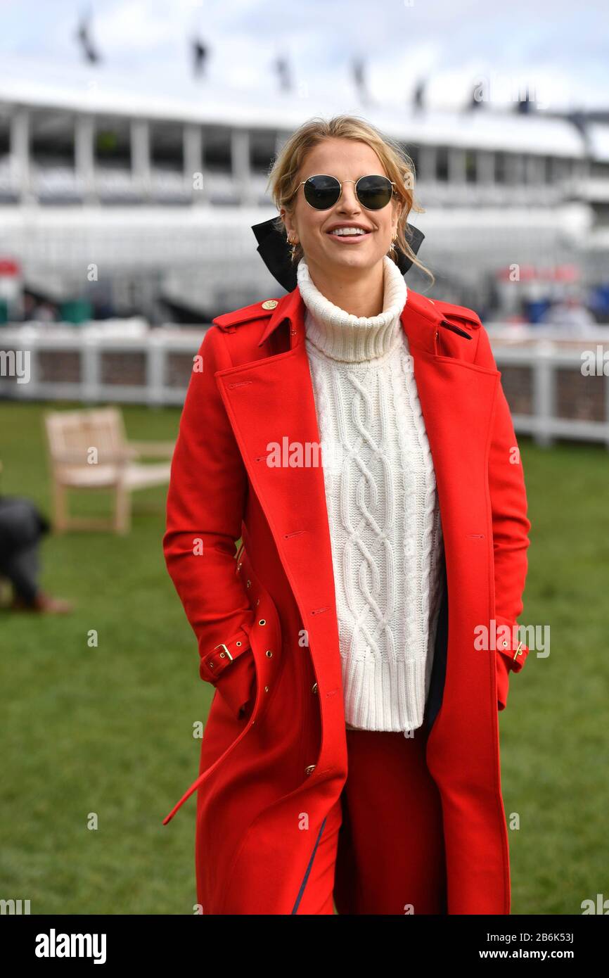 Best mate horse hires stock photography and images Alamy