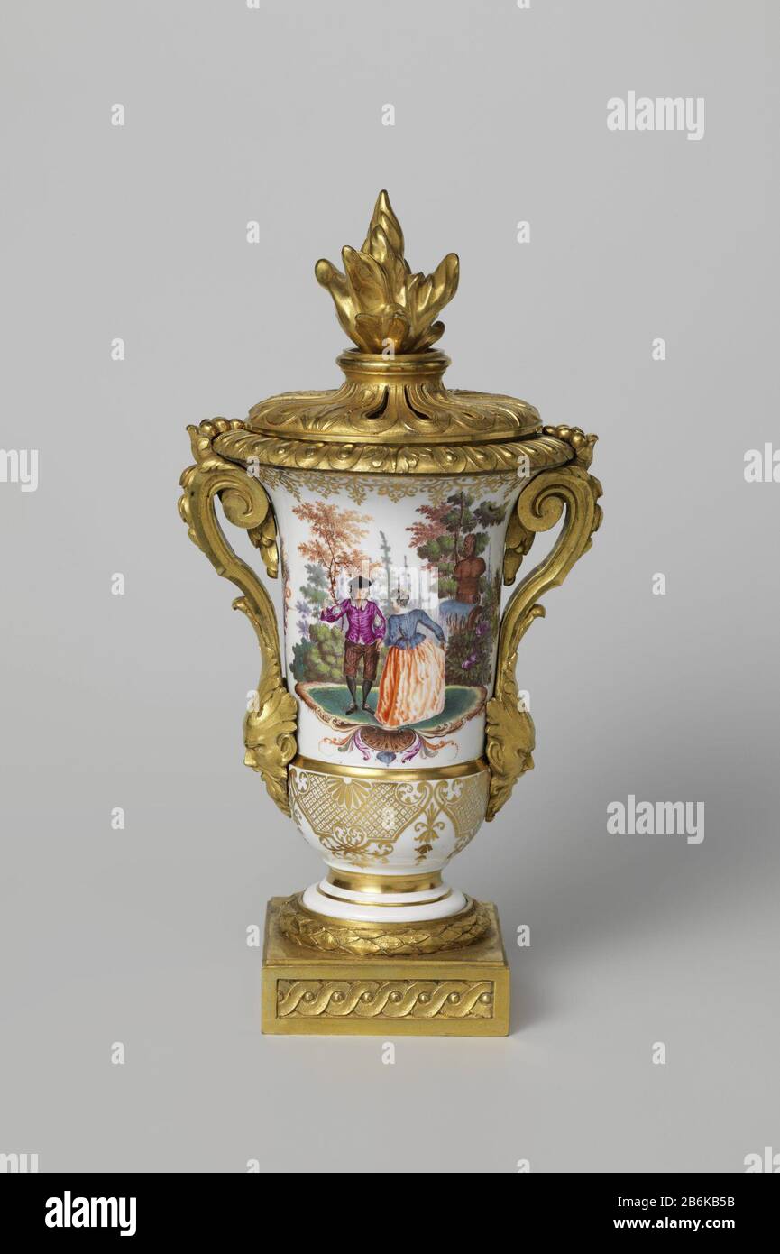 Tien rouw vervormen Three vases, part of a set Vase Vase, multicolor painted with figures in  landscapes Cilindrische vaas met een ingesnoerde voet en een wijd  uitlopende mond, van beschilderd porselein. De vaas is aan
