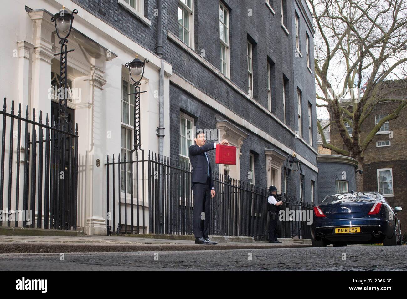 Chancellor Rishi Sunak Outside 11 Downing Street London Before Heading To The House Of Commons To Deliver His Budget Stock Photo Alamy