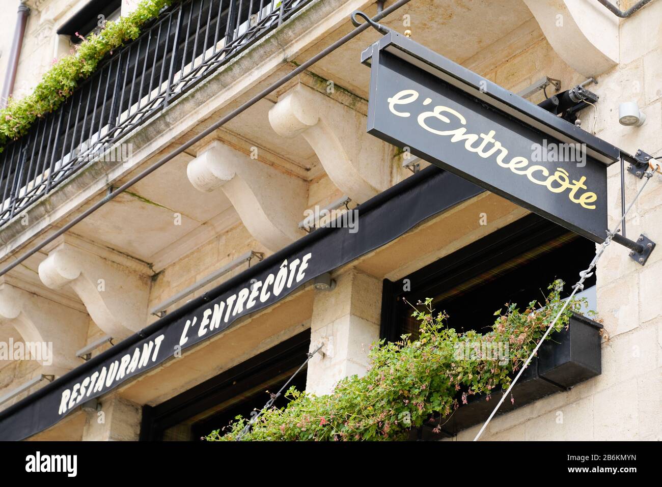 Bordeaux , Aquitaine / France - 01 15 2020 : l'entrecote sign logo brand french chain restaurant building Stock Photo