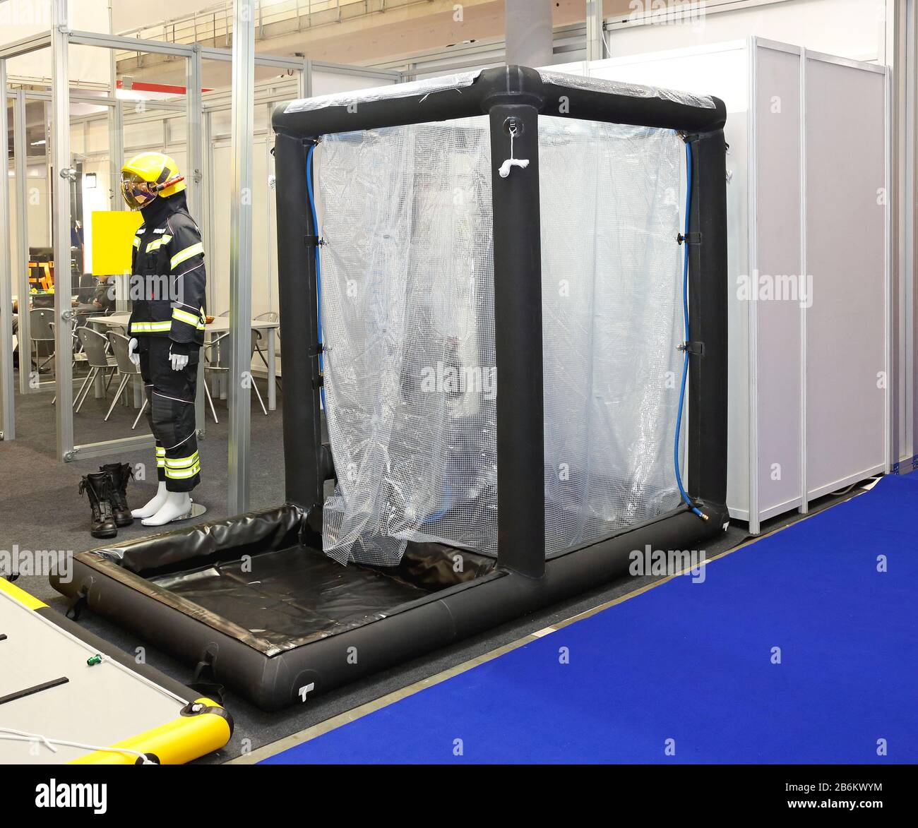 Box Shower Isolation Portable isolation unit hi-res stock photography and images - Alamy