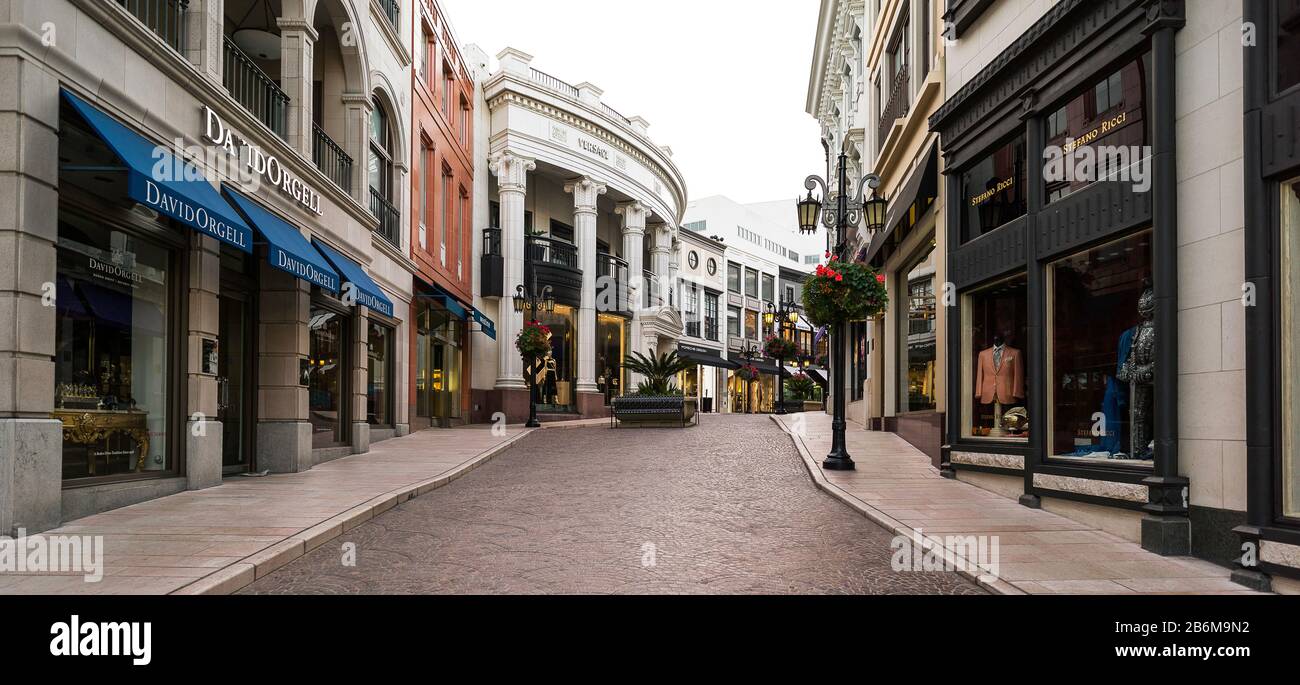 Stores along a street, Rodeo Drive, Wilshire Boulevard, Beverly Hills Business Triangle, Beverly Hills, Los Angeles County, California, USA Stock Photo