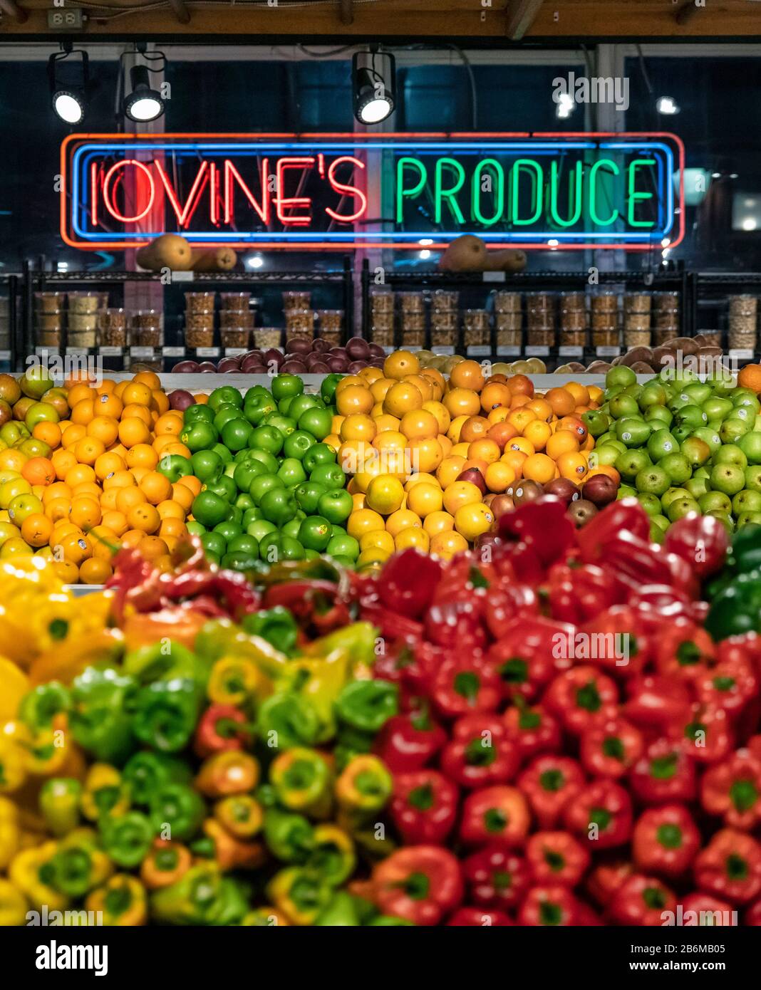 Supermarket produce vegetables hires stock photography and images Alamy