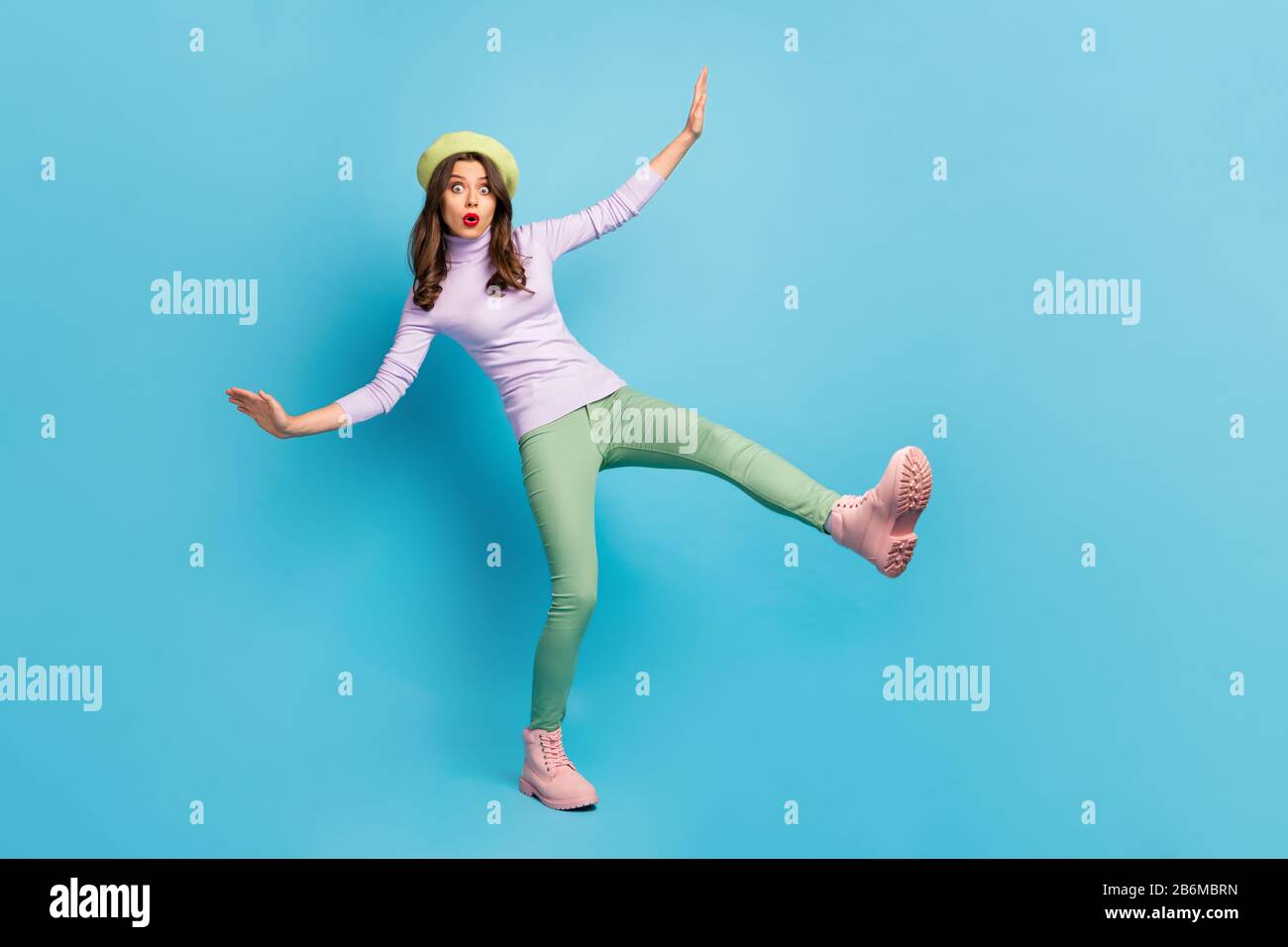 Pants falling hi-res stock photography and images - Alamy
