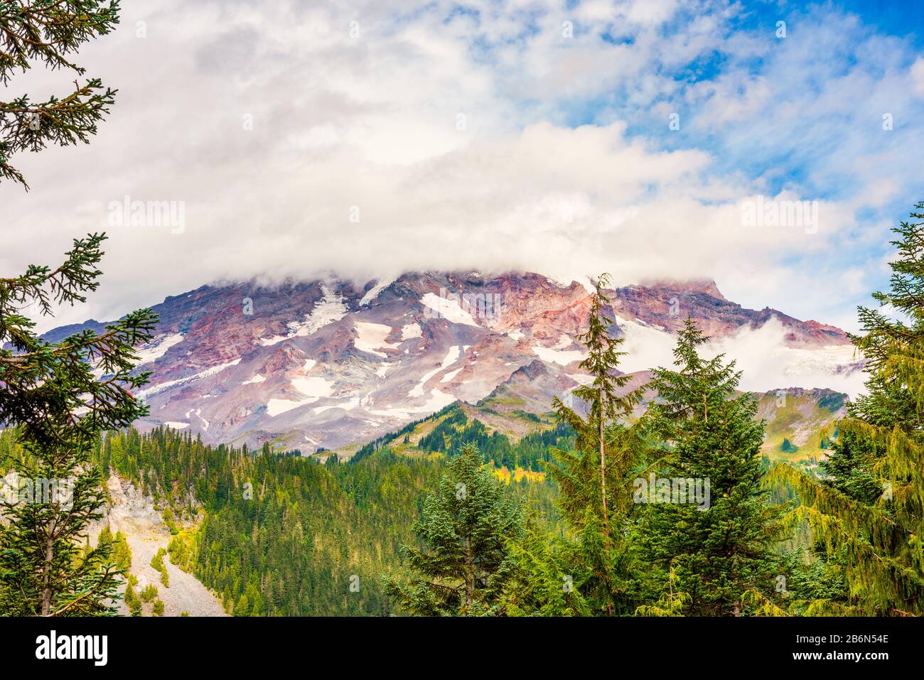 View on Mount Rainier in Mount Rainier National Park, Washington, USA Stock Photo