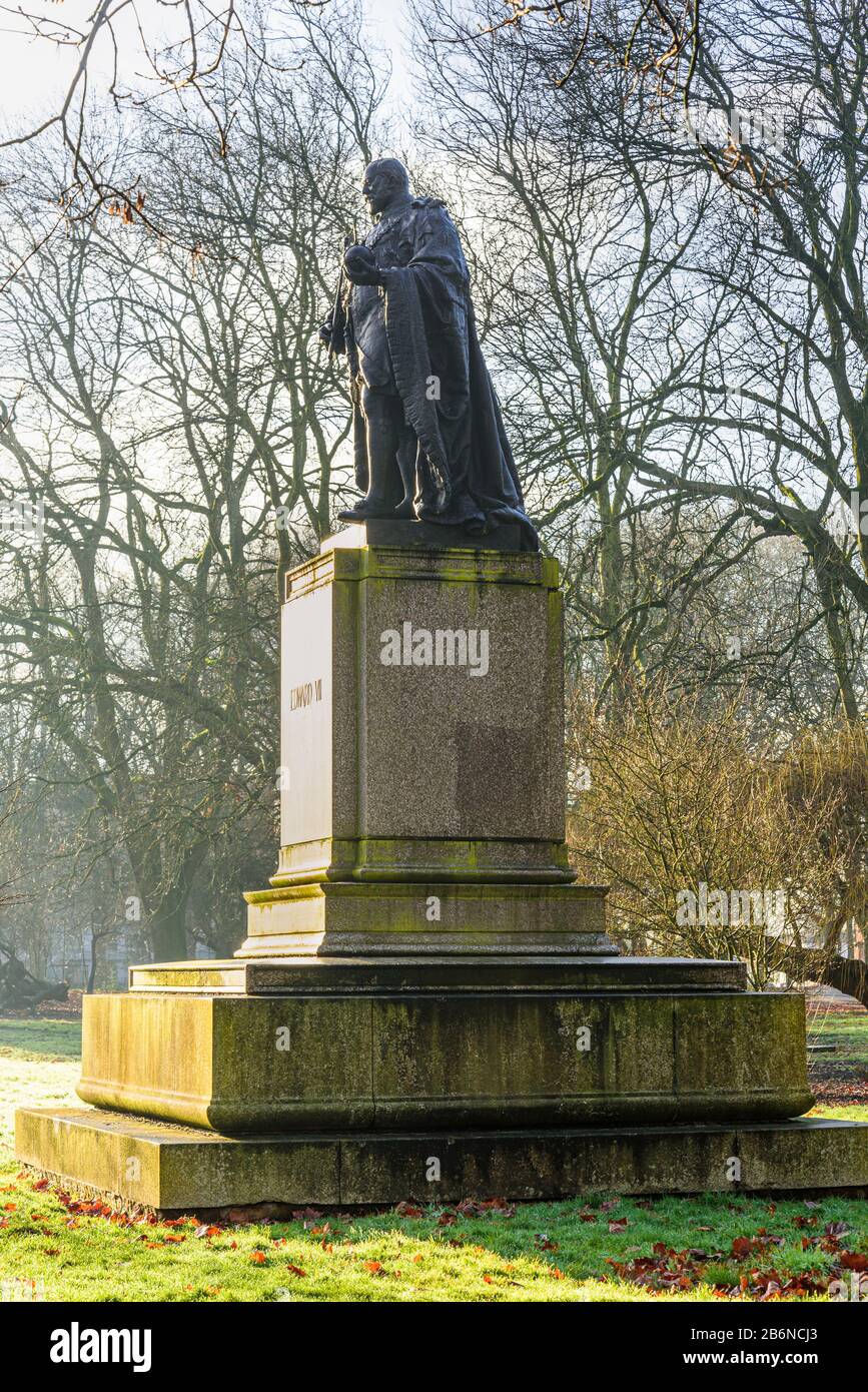 Statue of Edward VII, Whitworth Park, Manchester Stock Photo Alamy
