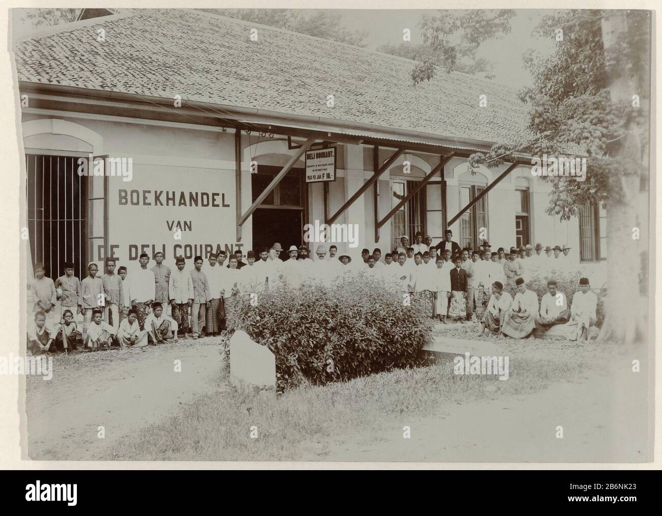 Gebouw van de Deli Courant te Medan The building of the printing house