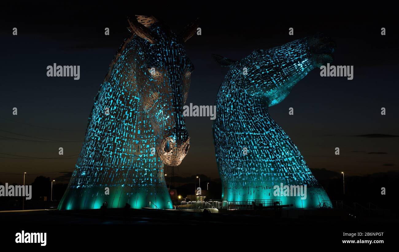 Europa, Schottland, England, The Kelpies, beleuchtete Pferdefiguren, Stock Photo