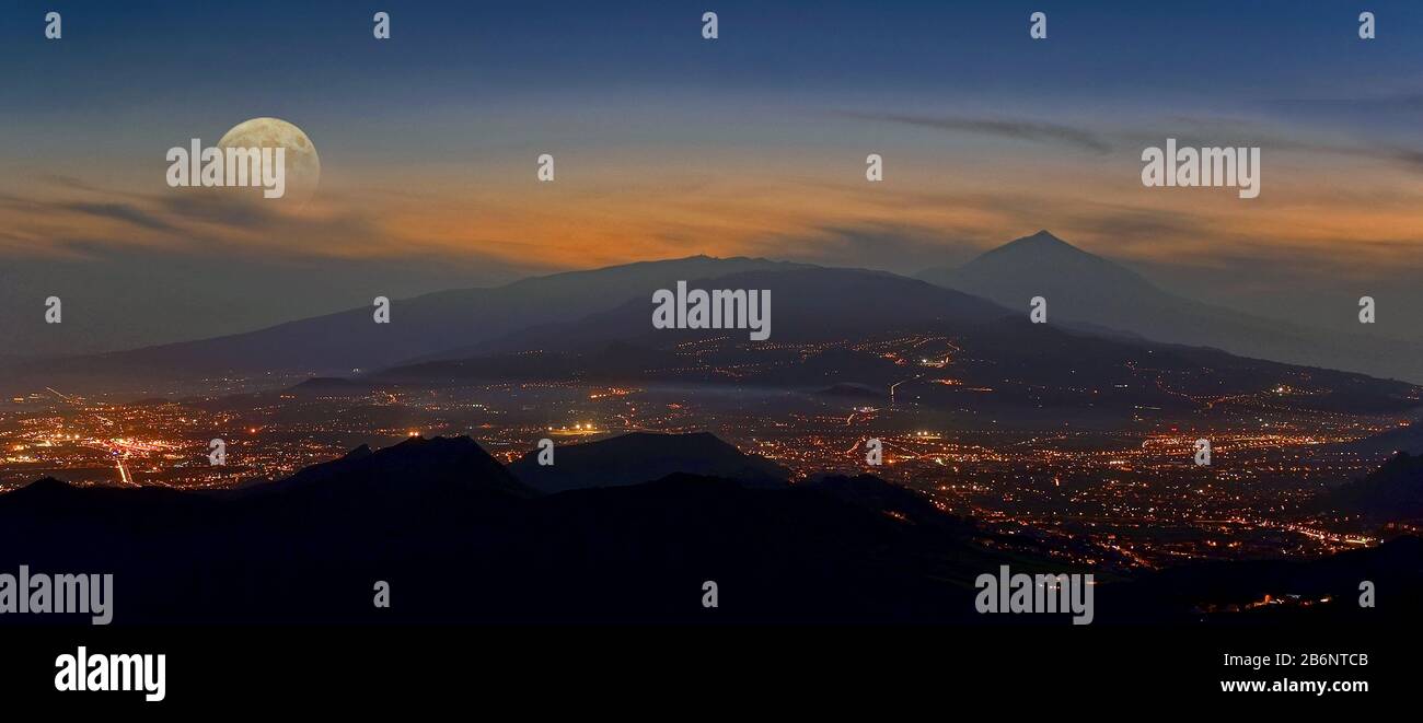 Kanarische Inseln, Pico del Teide, Vollmond, Abendstimmung, Blick auf Santa Cruz Stock Photo