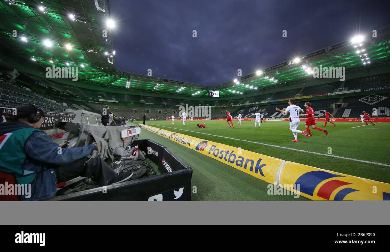 Monchengladach, Germany. 11th Mar, 2020. firo: 11.03.2020, football, 2019/2020, 1.Bundesliga: Vfl Borussia Monchengladbach, Gladbach Borussia Monchengladbach - 1.FC Cologne Koeln Spectators and fans instead. 1. Ghost game of the 1. Credit: dpa picture alliance/Alamy Live News Stock Photo